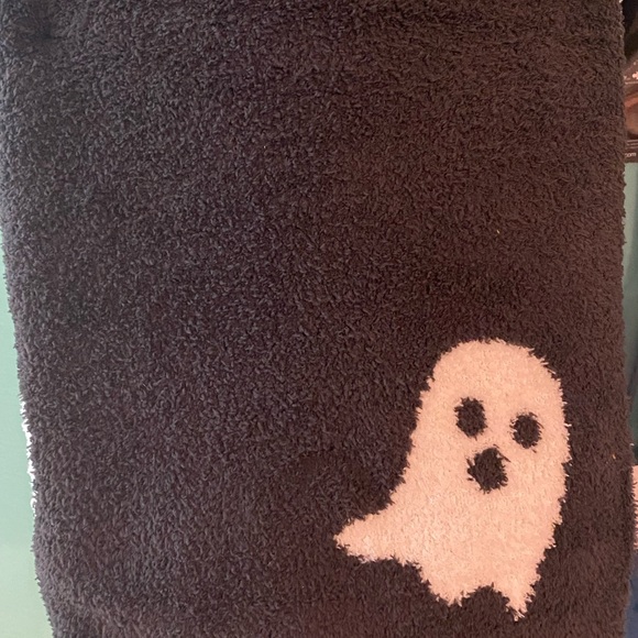 TIKTOK GHOST BLANKET - Picture 4 of 4